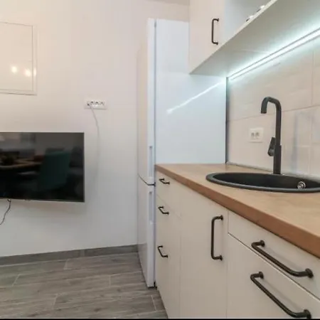 Small Private House With A Terrace Traù